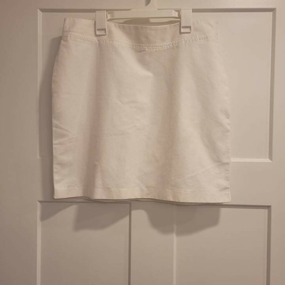 Size 10 white Merona mini skirt